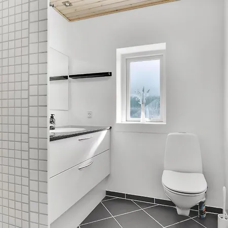 Сasa de vacaciones Awesome In Skarup Fyn With 4 Bedrooms *