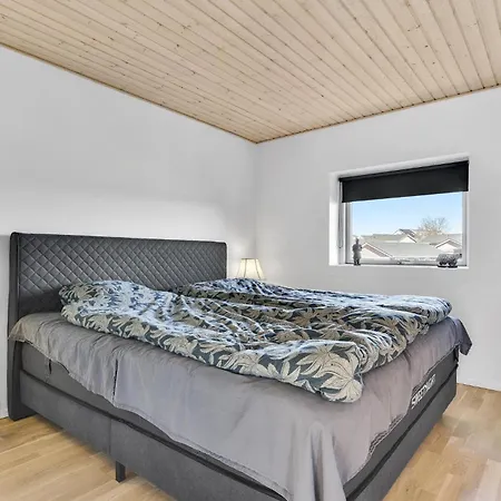 4 Bedroom Stunning Home In Skarup Fyn