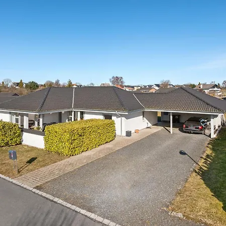 4 Bedroom Stunning Home In Skarup Fyn *